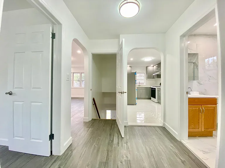 225 Locust Ave #2 — Photo 6