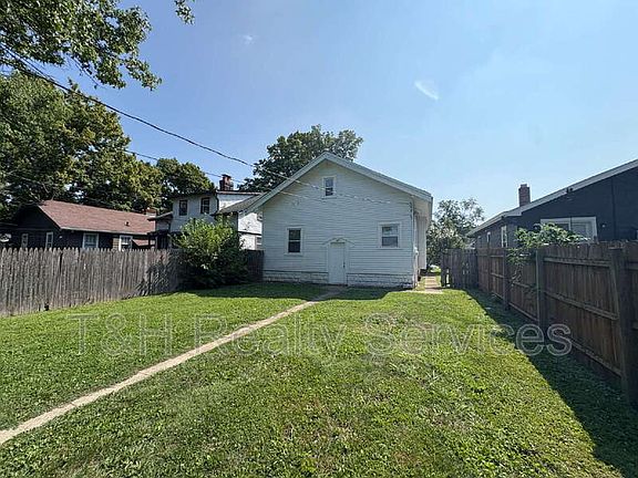 2nd image of 816 N Grant Ave