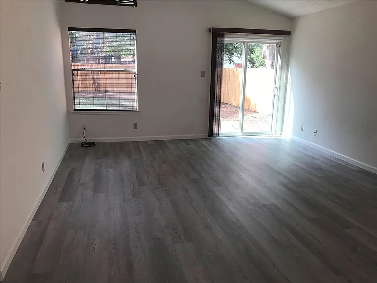1103 Brookside Cv — Photo 34