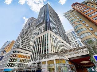 238 Simcoe St #302, Toronto, ON M5T 0E2
