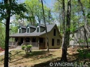 51 Leland Ln, Saluda, NC 28773