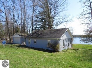 7887 Cottage Dr, Bellaire, MI 49615