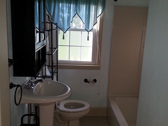 4th image of 204 Glendola Ave
