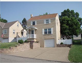 2nd image of 1011 Hastie Rd
