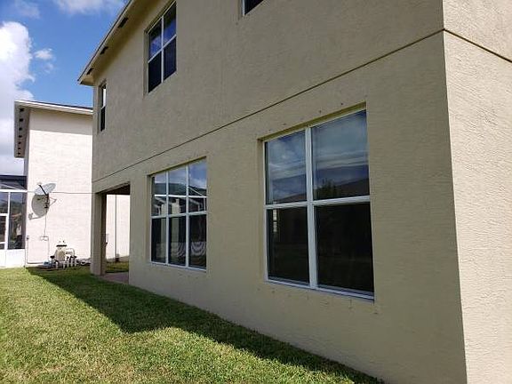 3rd image of 1410 NW Leonardo Cir