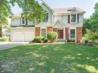 8524 Hallet St, Lenexa, KS 66215