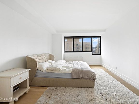 3rd image of 211 Madison Ave #20A