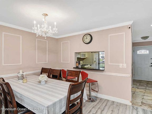 4th image of 263 Bromley Pl #263
