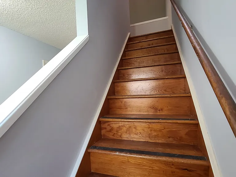 This photo is from when this unit was rented in 2021. Stairs