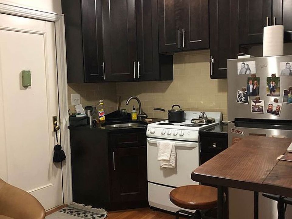 1st image of 220 E 18th St APT 6