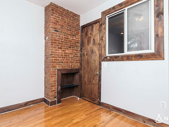 2nd image of 179 Stanhope St #2A