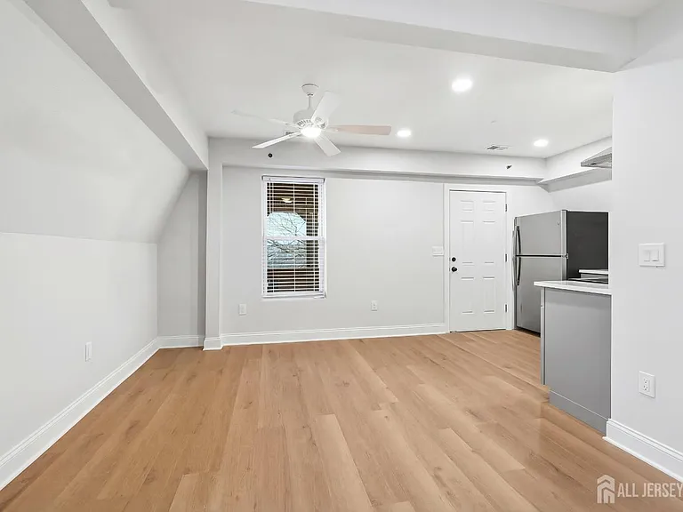 115 Remsen Ave — Photo 21