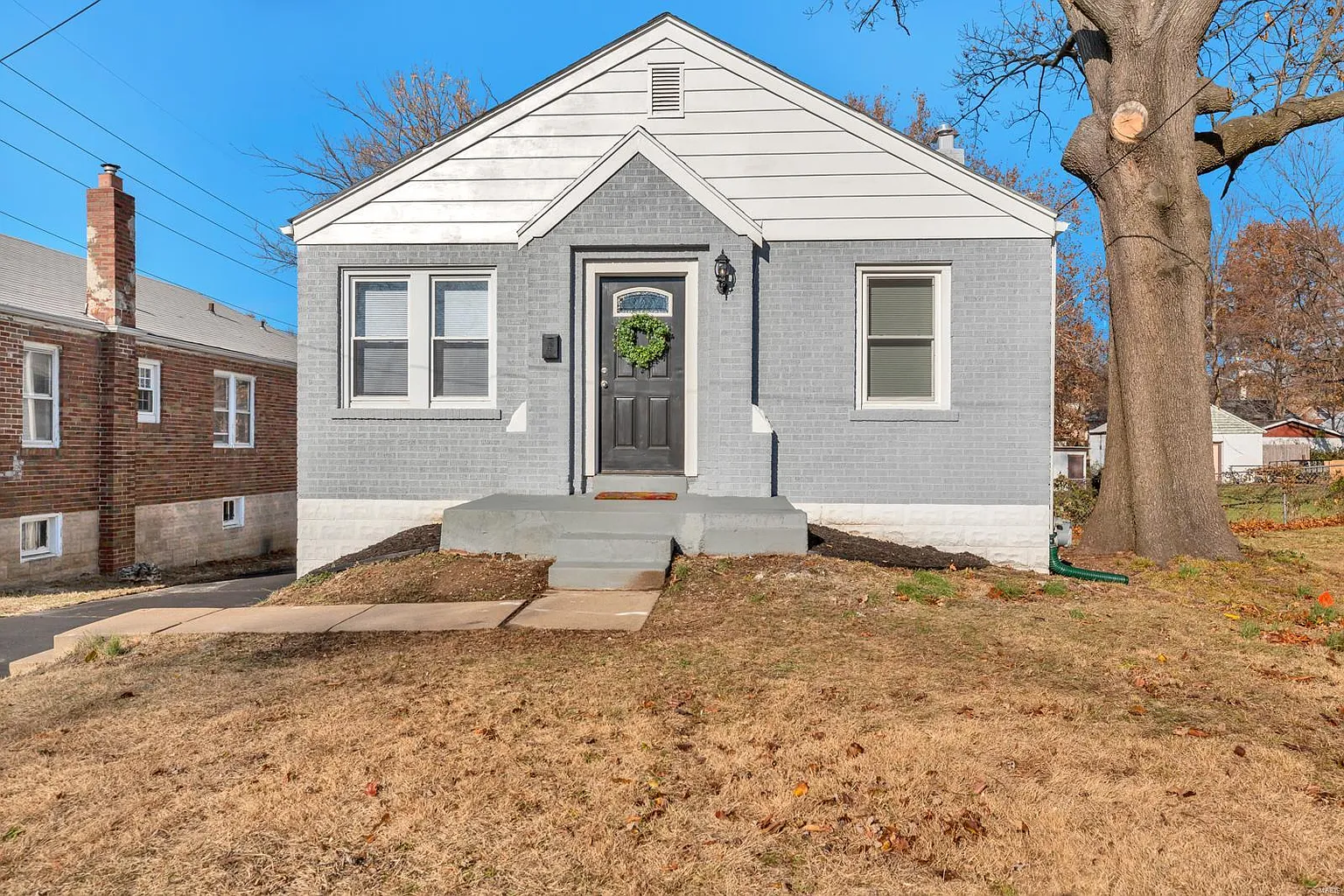 10425 Oak Ave photo 1
