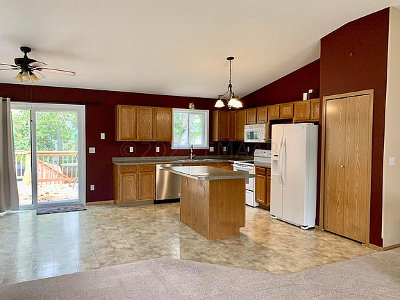 2nd image of 1852 Huntington Ln