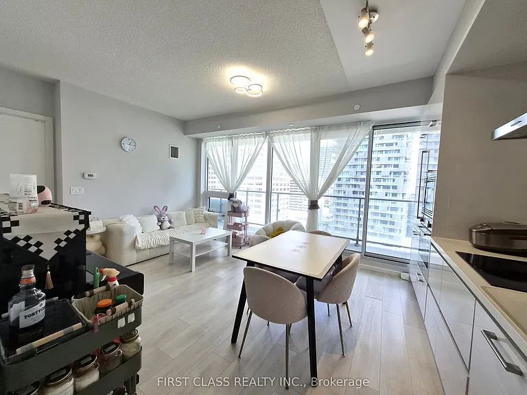 2221 Yonge St #1501 — Photo 18