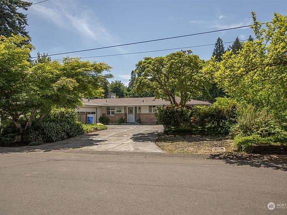 3rd image of 5207 27th Avenue SE