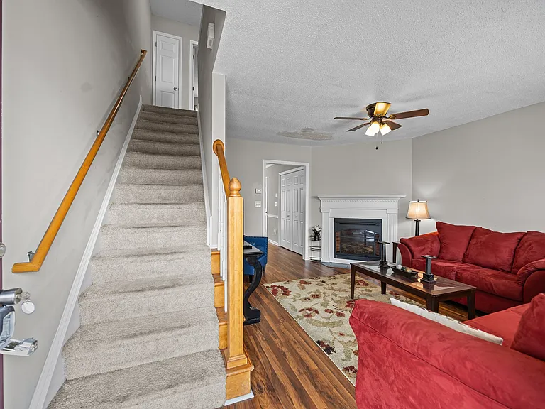 3809 E Vancroft Cir #C — Photo 8