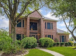 127 Crabapple Dr, Baytown, TX 77520