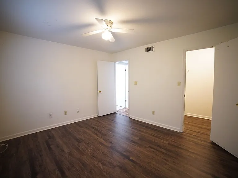 2555 Chateau Ln — Photo 14
