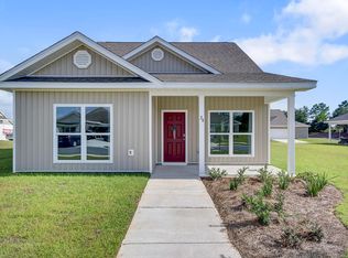 28 Silverthorn St, Freeport, FL 32439