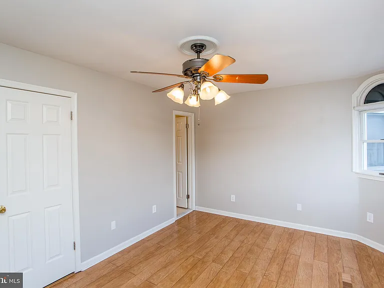 1529 Margaret Ct — Photo 42