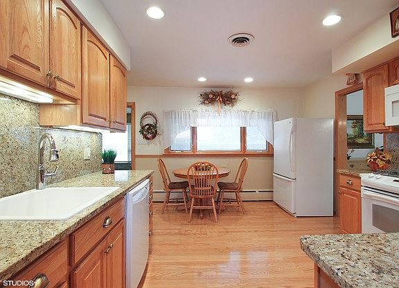 4th image of 6863 N Lexington Ln