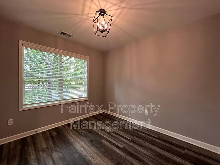 518 Boone St #101 — Photo 9