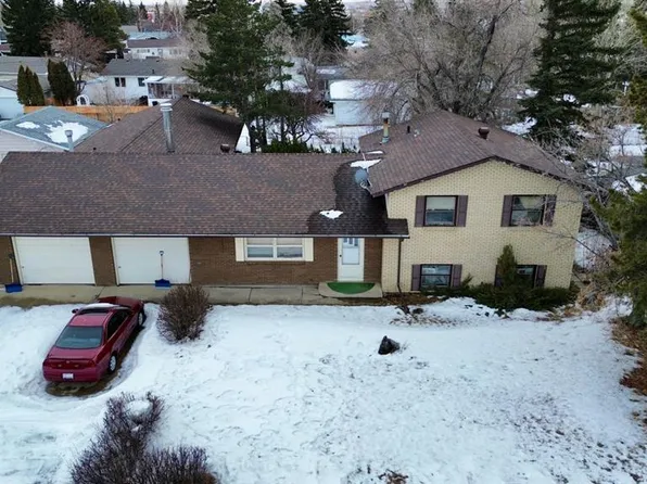 607 N 7th Ave W, Hanna, AB T0J 1P0