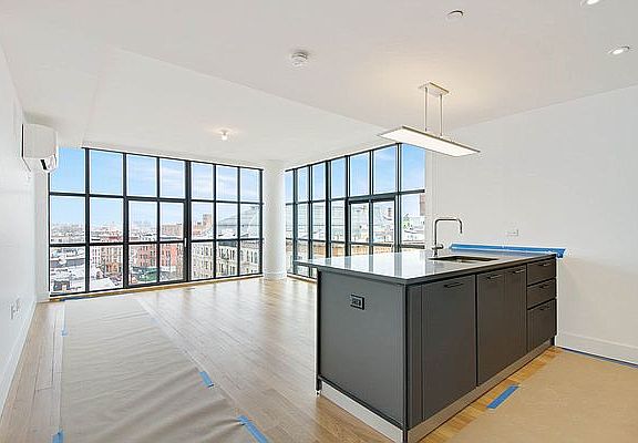 4th image of 608 Franklin Ave #205
