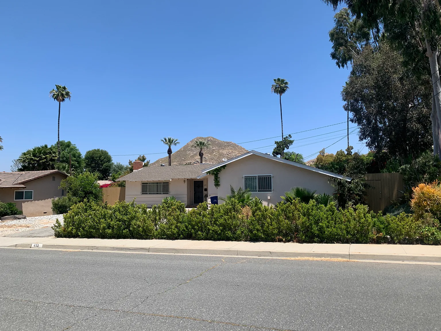 3 bed, 1600 sqft, $1,100 — Photo 2