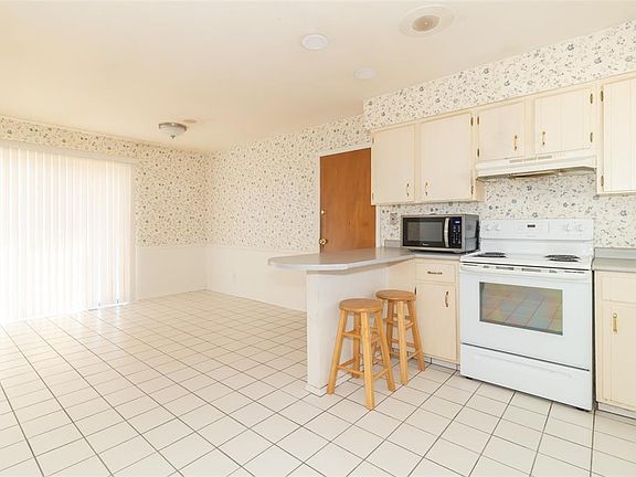5th image of 319 Dunbar Dr