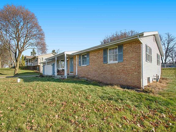 3rd image of 62946 Fairview Dr