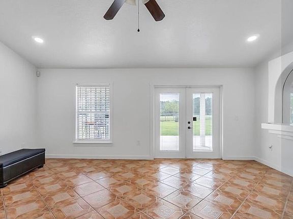 4th image of 34 Bradford Court