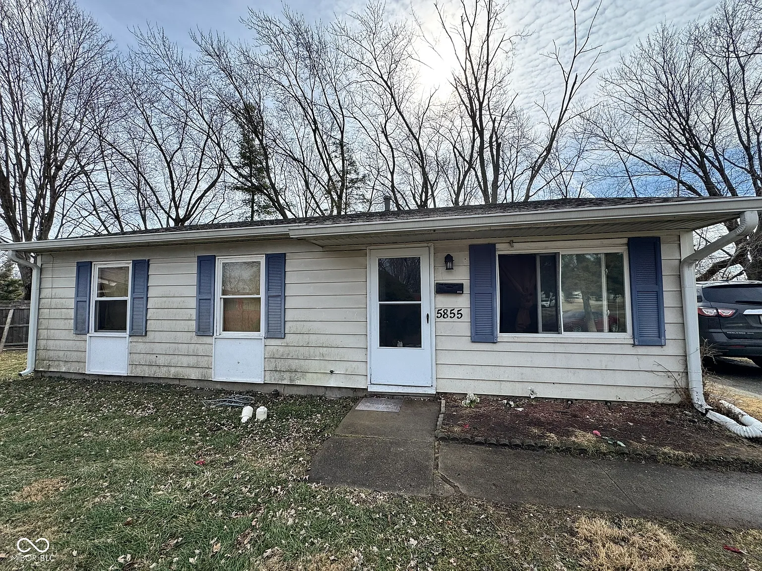 5855 Price Ct photo 1
