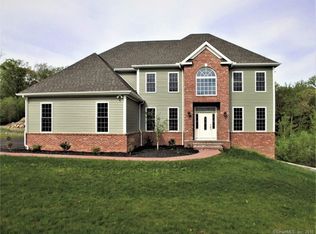 6 Maggie Ln, Shelton, CT 06484