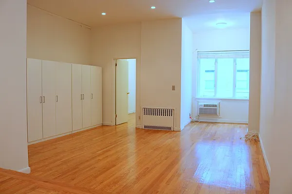 Rented by Salizzoni Realty | media 12