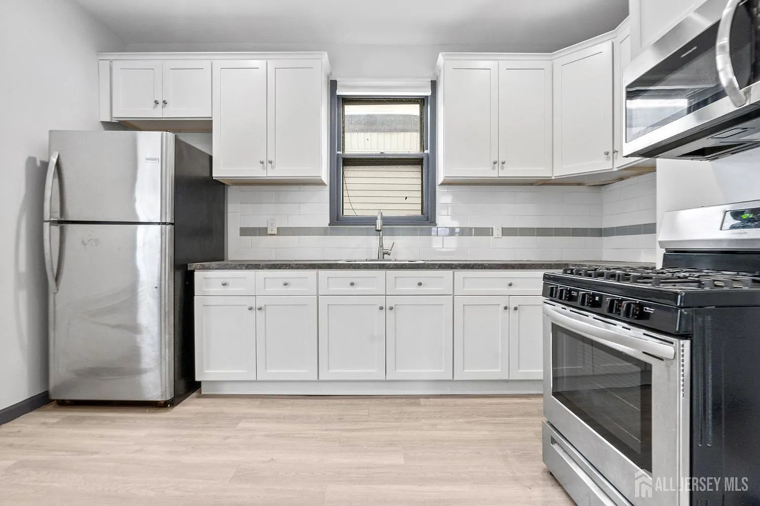 3 bed, 1.0 bath, $2,000 — Photo 4