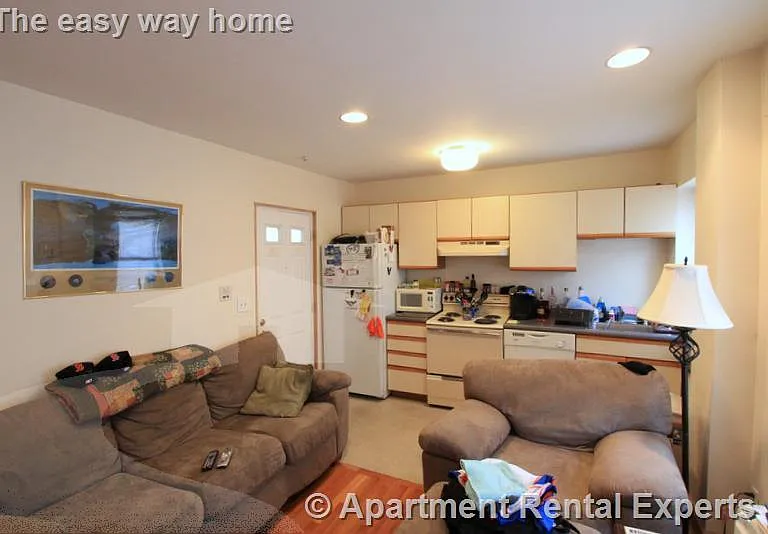 43 Ivaloo St #2 — Photo 1