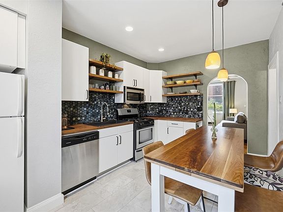 5th image of 4227 Dunkeld Way