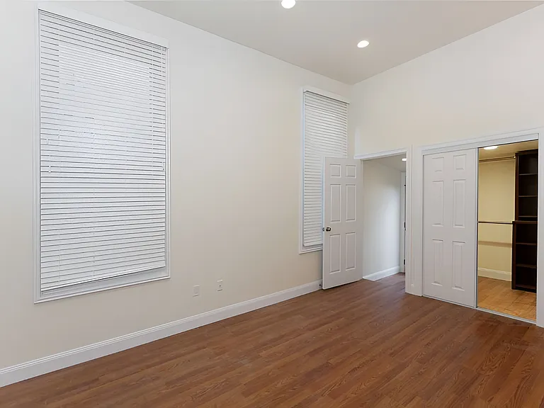 1150 S Van Ness Ave #1150 — Photo 7