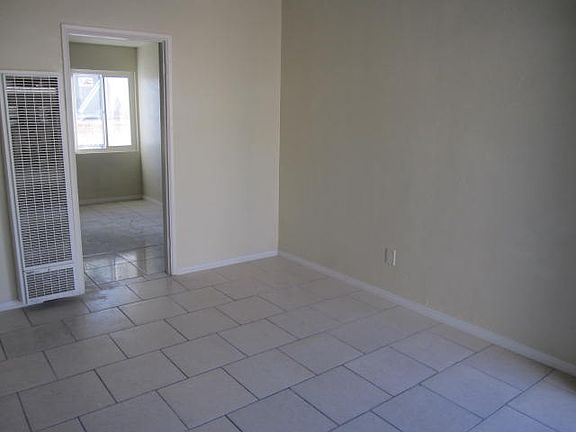 4th image of 4217 Winona Ave