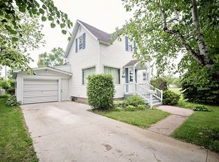 1609 Parnell St, Marinette, WI 54143