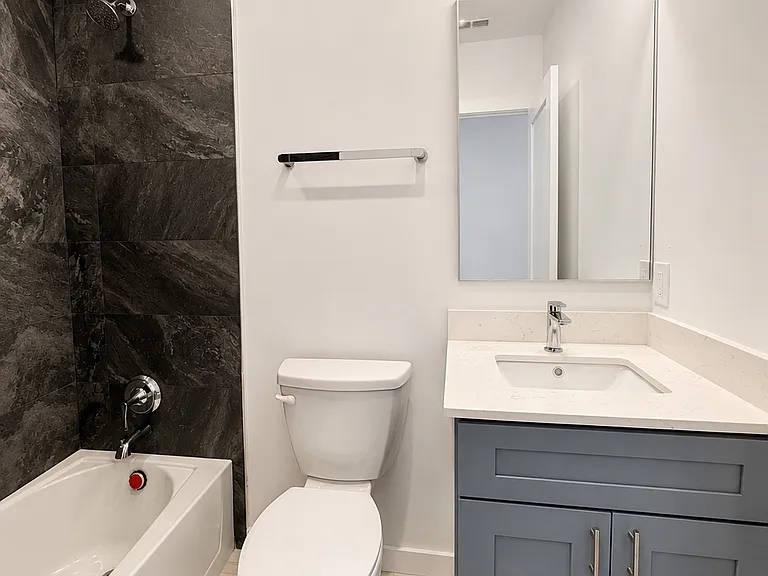 2425 20th St NE #6B — Photo 9
