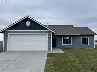 2883 Cardinal Pl, Umatilla, OR 97882
