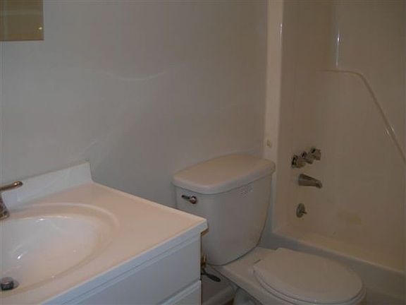 4th image of 1643 Malibu Pl