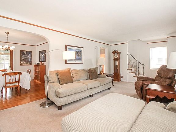 4th image of 6805 Plainfield Ave