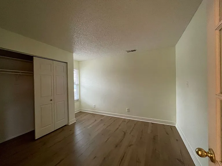 5918 S Willow Way — Photo 7