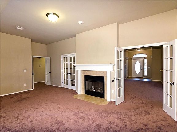 5th image of 1105 Renita Way