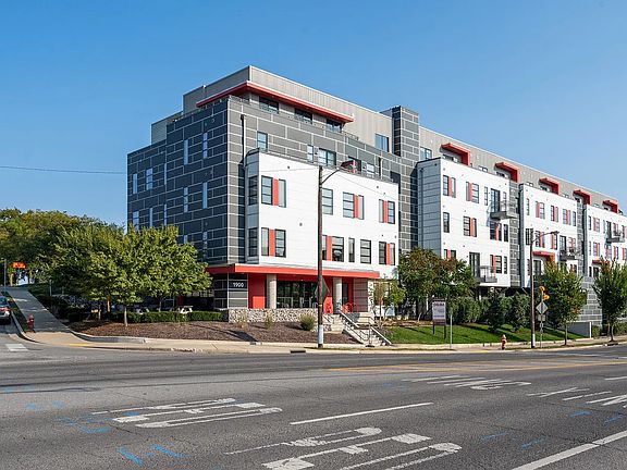 2nd image of 1900 12th Ave S #419