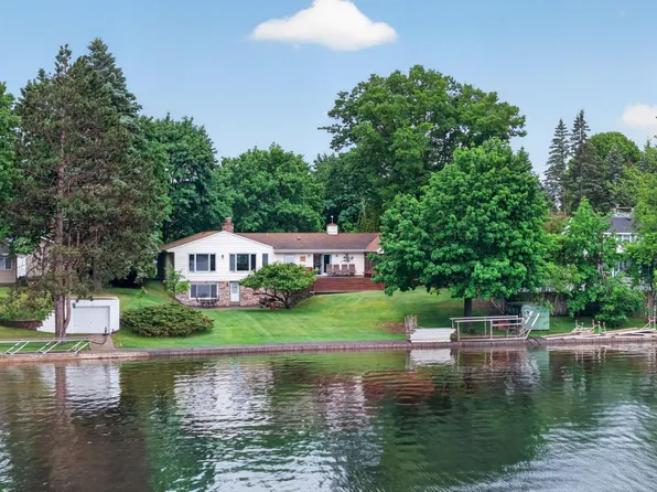 1020 Sunnyside Dr, Cadillac, MI 49601